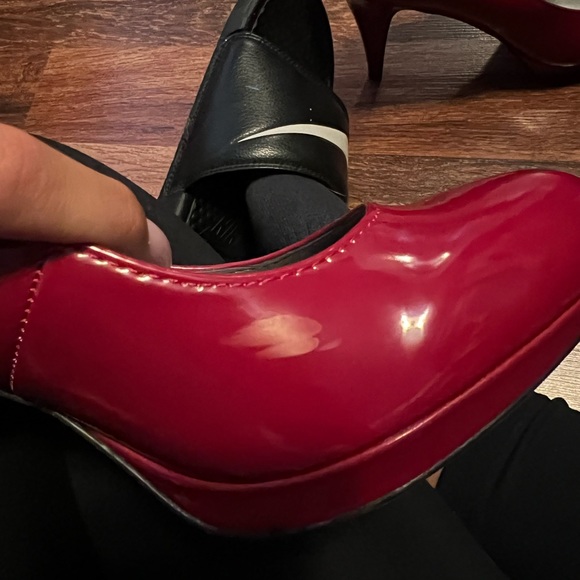 Red Heels - Picture 4 of 5